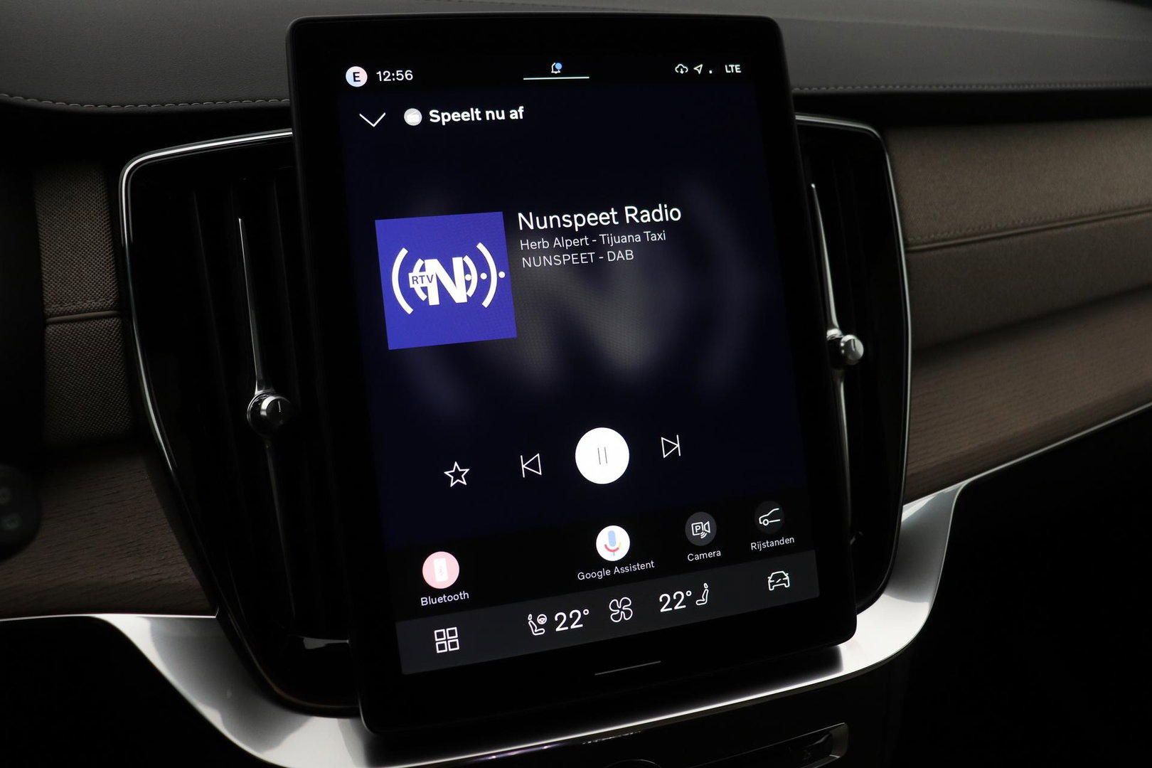 Volvo XC90 T8 Ultra Dark | Bowers&Wilkins | Luchtvering | Panoramadak | 360° Camera | Trekhaak | Massage+Ventilatie | Head-Up | 22 Inch