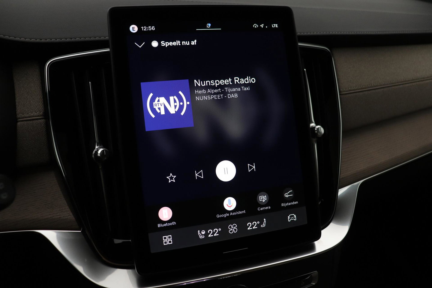 Volvo XC90 T8 Ultra Dark | Bowers&Wilkins | Luchtvering | Panoramadak | 360° Camera | Trekhaak | Massage+Ventilatie | Head-Up | 22 Inch