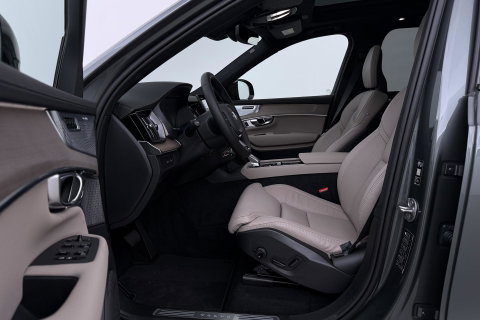 Volvo XC90 T8 Ultra Dark | Bowers&Wilkins | Luchtvering | Panoramadak | 360° Camera | Trekhaak | Massage+Ventilatie | Head-Up | 22 Inch