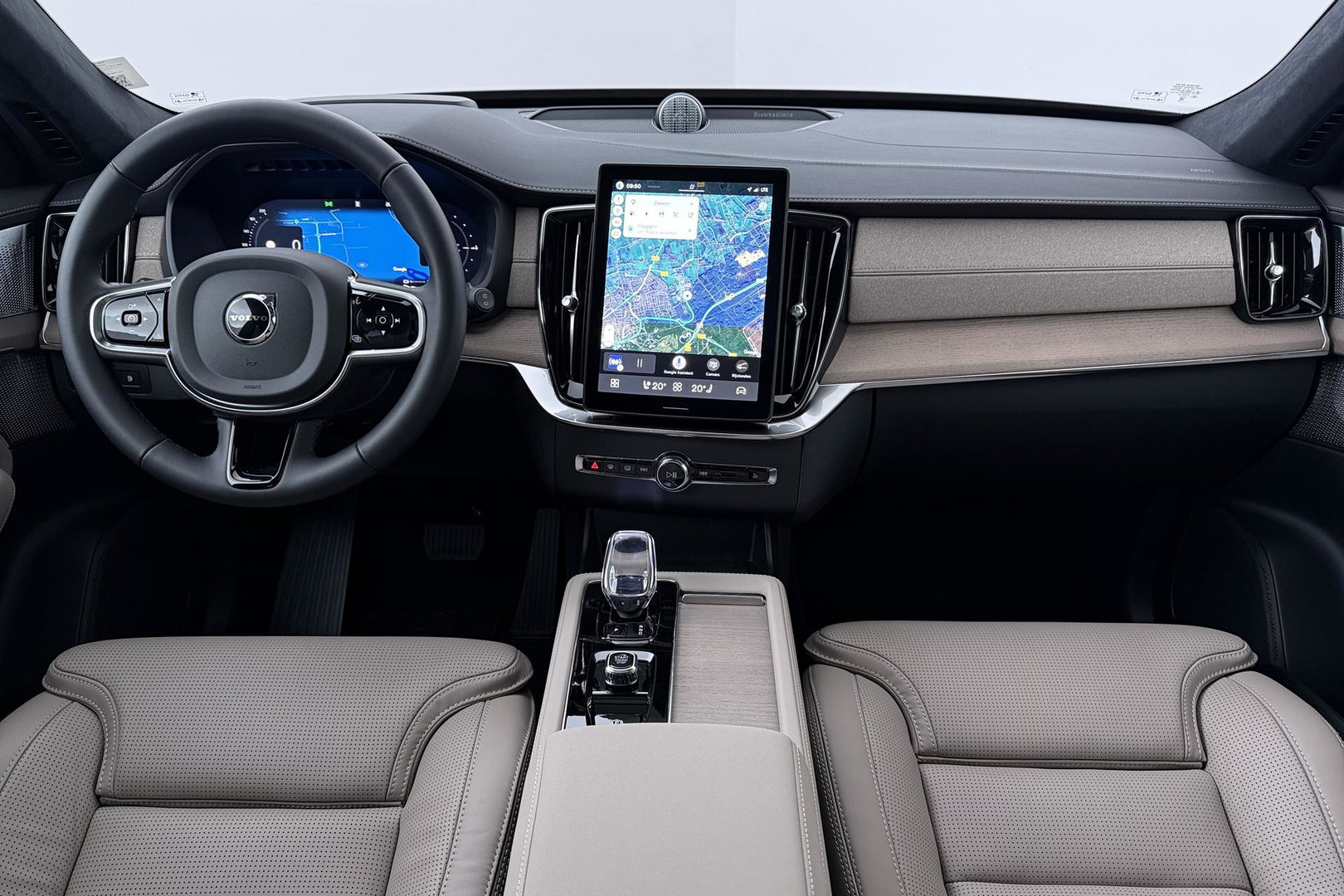 Volvo XC90 T8 Ultra Dark | Bowers&Wilkins | Luchtvering | Panoramadak | 360° Camera | Trekhaak | Massage+Ventilatie | Head-Up | 22 Inch