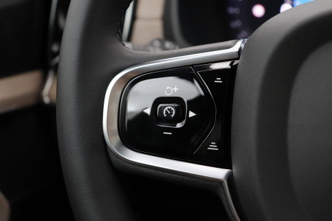 Volvo XC90 T8 Ultra Dark | Bowers&Wilkins | Luchtvering | Panoramadak | 360° Camera | Trekhaak | Massage+Ventilatie | Head-Up | 22 Inch