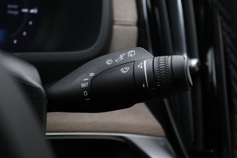 Volvo XC90 T8 Ultra Dark | Bowers&Wilkins | Luchtvering | Panoramadak | 360° Camera | Trekhaak | Massage+Ventilatie | Head-Up | 22 Inch
