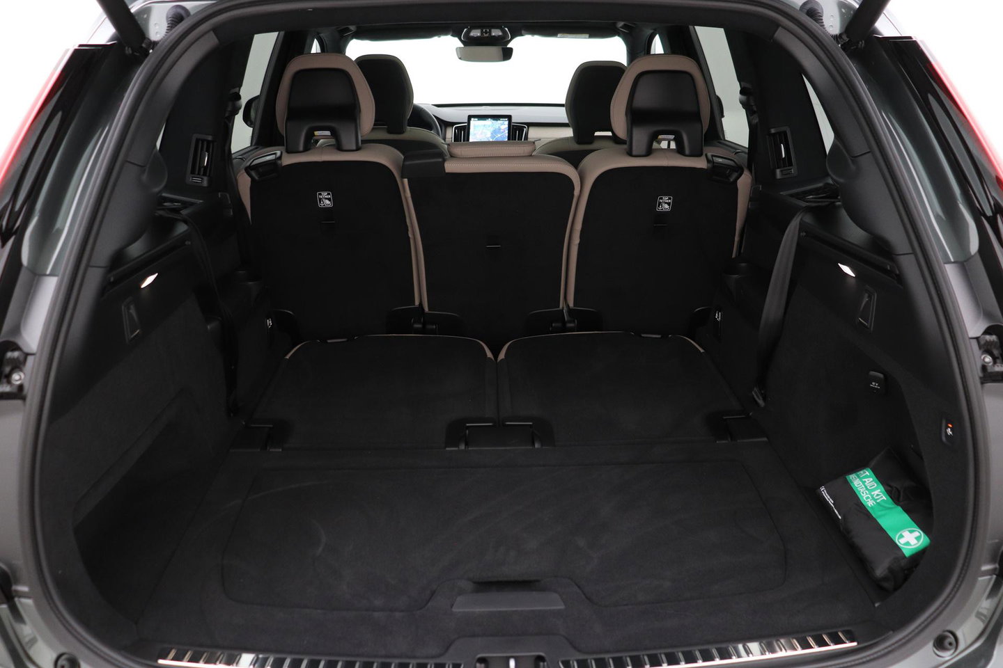 Volvo XC90 T8 Ultra Dark | Bowers&Wilkins | Luchtvering | Panoramadak | 360° Camera | Trekhaak | Massage+Ventilatie | Head-Up | 22 Inch