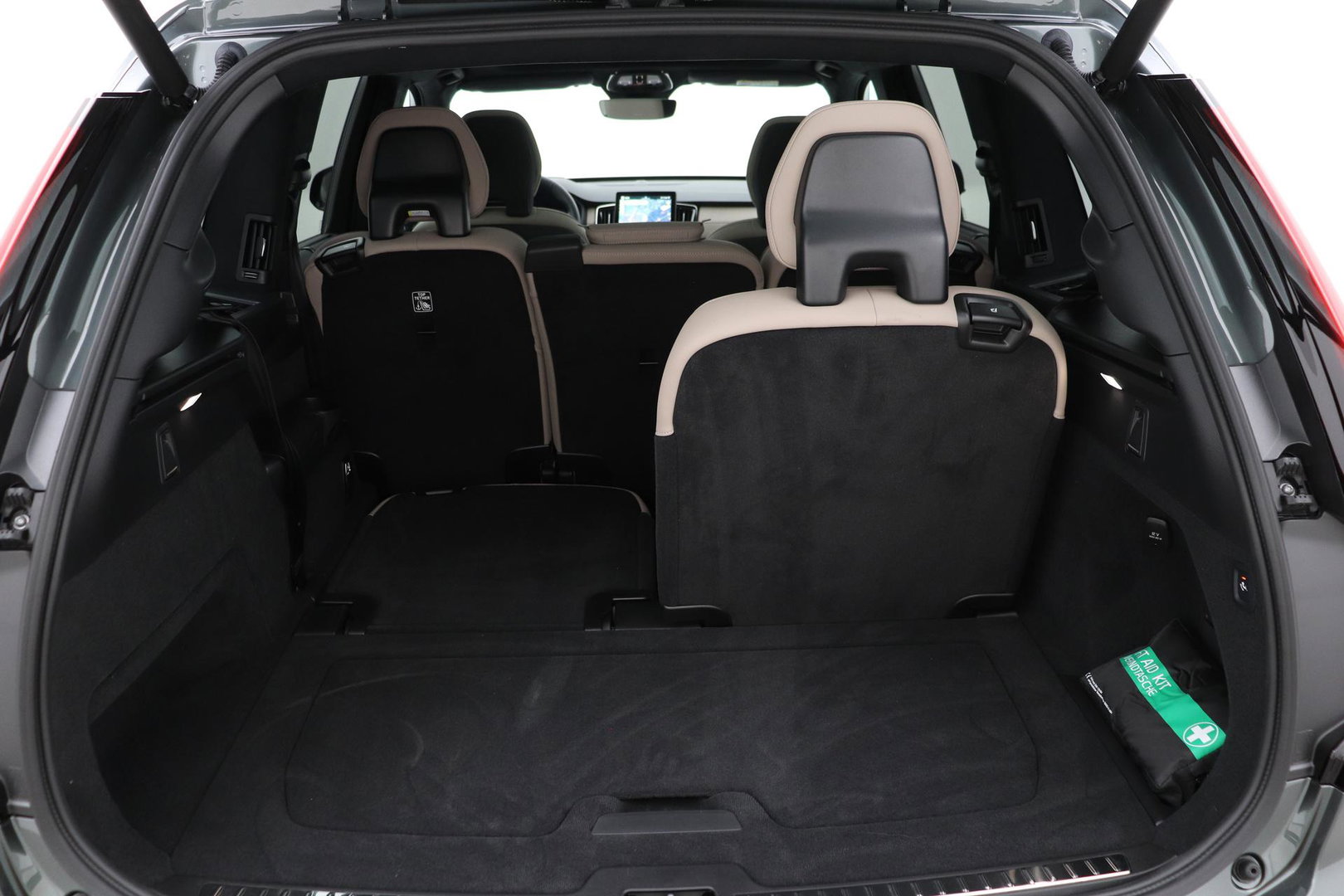 Volvo XC90 T8 Ultra Dark | Bowers&Wilkins | Luchtvering | Panoramadak | 360° Camera | Trekhaak | Massage+Ventilatie | Head-Up | 22 Inch