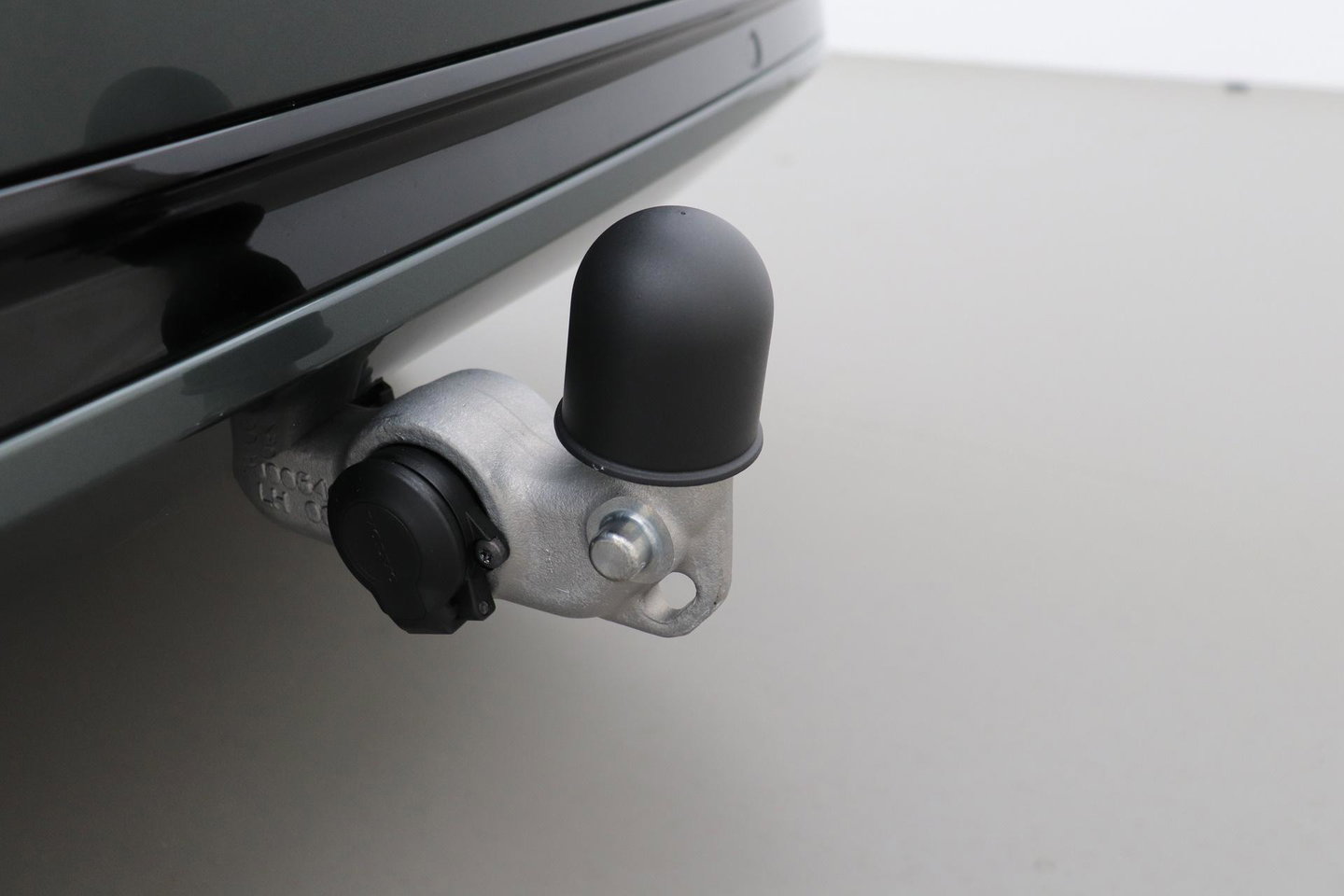 Volvo XC90 T8 Ultra Dark | Bowers&Wilkins | Luchtvering | Panoramadak | 360° Camera | Trekhaak | Massage+Ventilatie | Head-Up | 22 Inch
