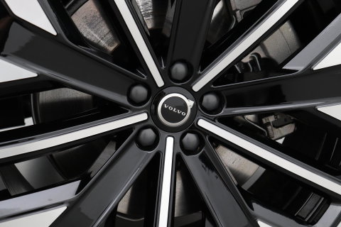 Volvo XC90 T8 Ultra Dark | Bowers&Wilkins | Luchtvering | Panoramadak | 360° Camera | Trekhaak | Massage+Ventilatie | Head-Up | 22 Inch