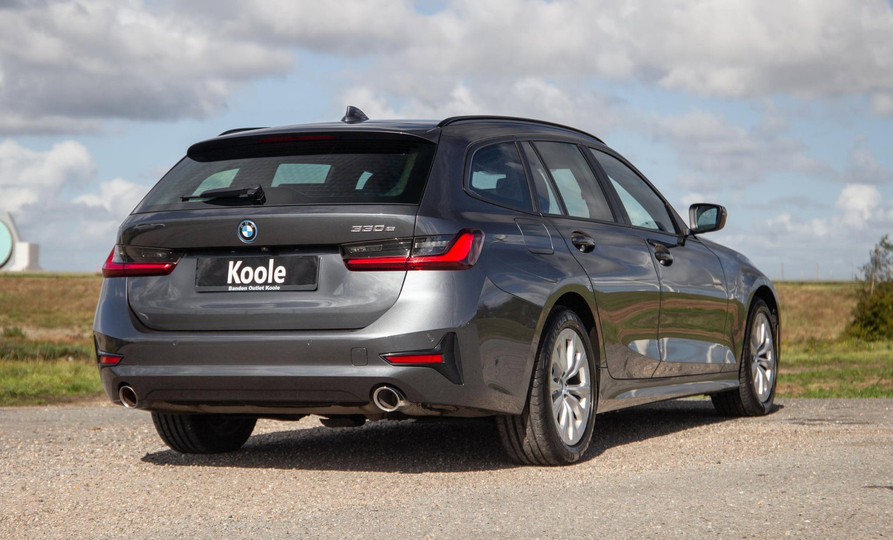BMW 3 Serie Touring 330e High Executive LED / DEALER ONDERHOUDEN / CAMERA / CARPLAY / PHEV