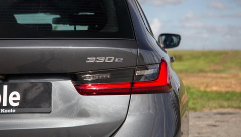 BMW 3 Serie Touring 330e High Executive LED / DEALER ONDERHOUDEN / CAMERA / CARPLAY / PHEV