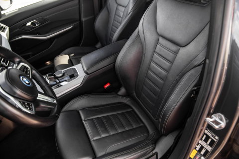 BMW 3 Serie Touring 330e High Executive LED / DEALER ONDERHOUDEN / CAMERA / CARPLAY / PHEV