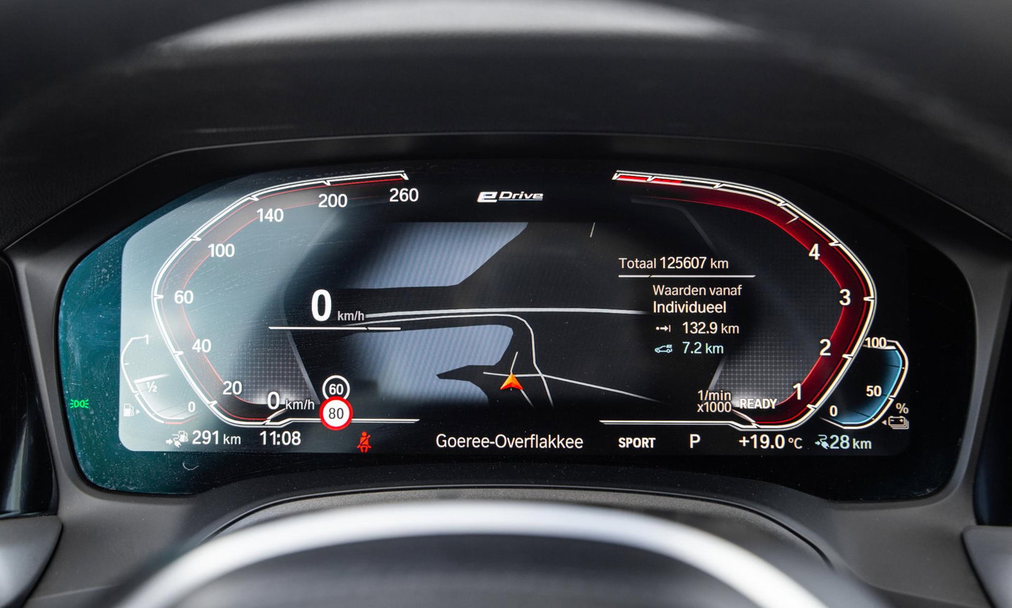 BMW 3 Serie Touring 330e High Executive LED / DEALER ONDERHOUDEN / CAMERA / CARPLAY / PHEV