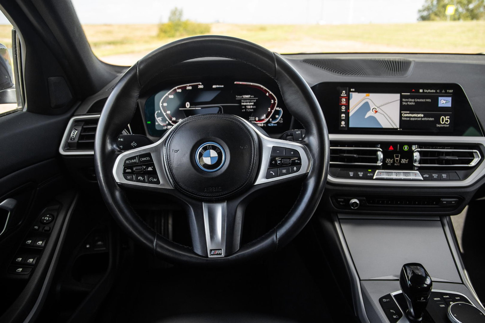 BMW 3 Serie Touring 330e High Executive LED / DEALER ONDERHOUDEN / CAMERA / CARPLAY / PHEV