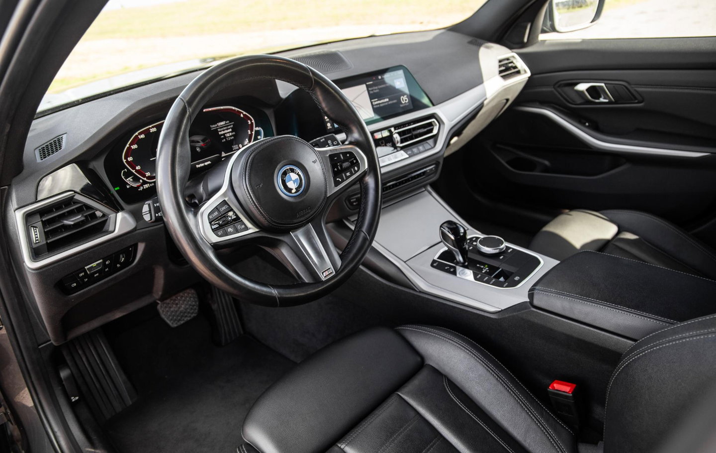 BMW 3 Serie Touring 330e High Executive LED / DEALER ONDERHOUDEN / CAMERA / CARPLAY / PHEV