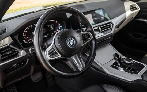 BMW 3 Serie Touring 330e High Executive LED / DEALER ONDERHOUDEN / CAMERA / CARPLAY / PHEV