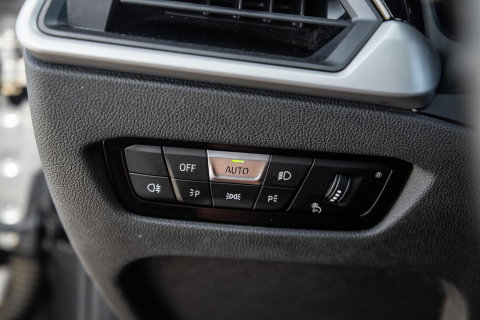 BMW 3 Serie Touring 330e High Executive LED / DEALER ONDERHOUDEN / CAMERA / CARPLAY / PHEV