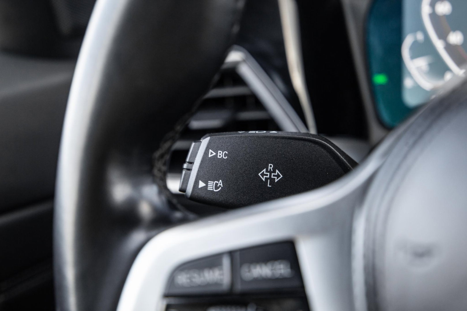 BMW 3 Serie Touring 330e High Executive LED / DEALER ONDERHOUDEN / CAMERA / CARPLAY / PHEV