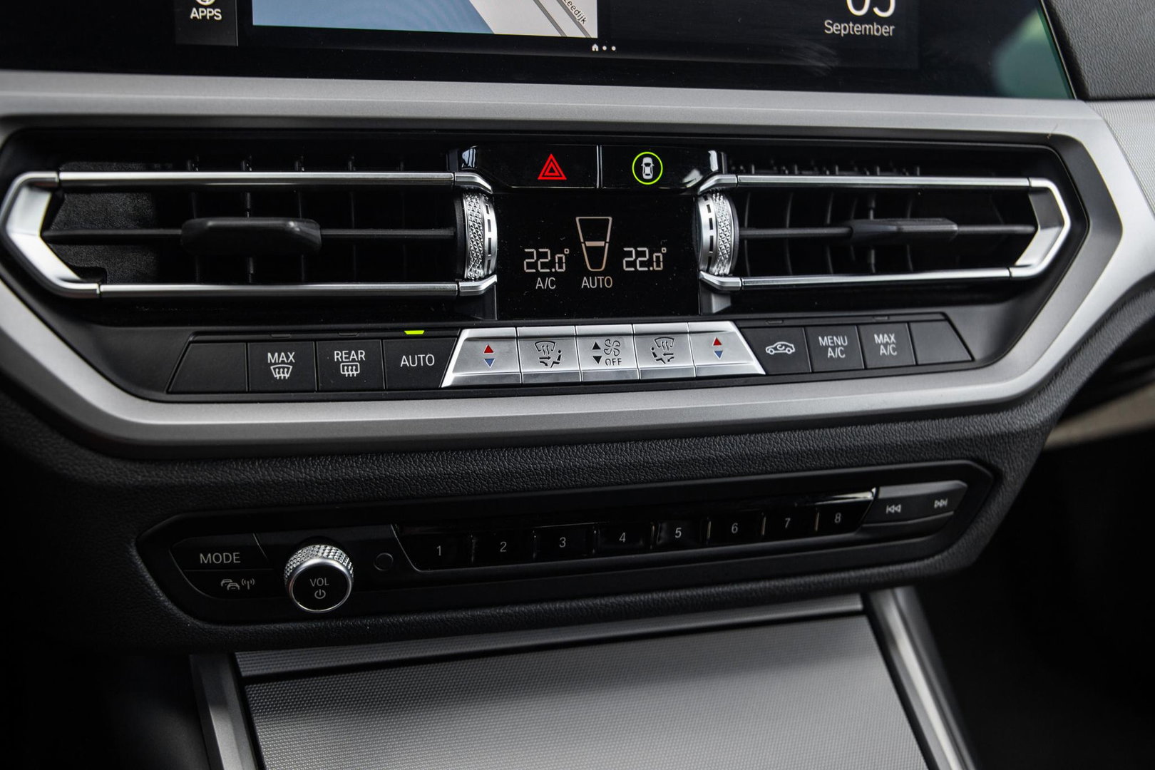 BMW 3 Serie Touring 330e High Executive LED / DEALER ONDERHOUDEN / CAMERA / CARPLAY / PHEV
