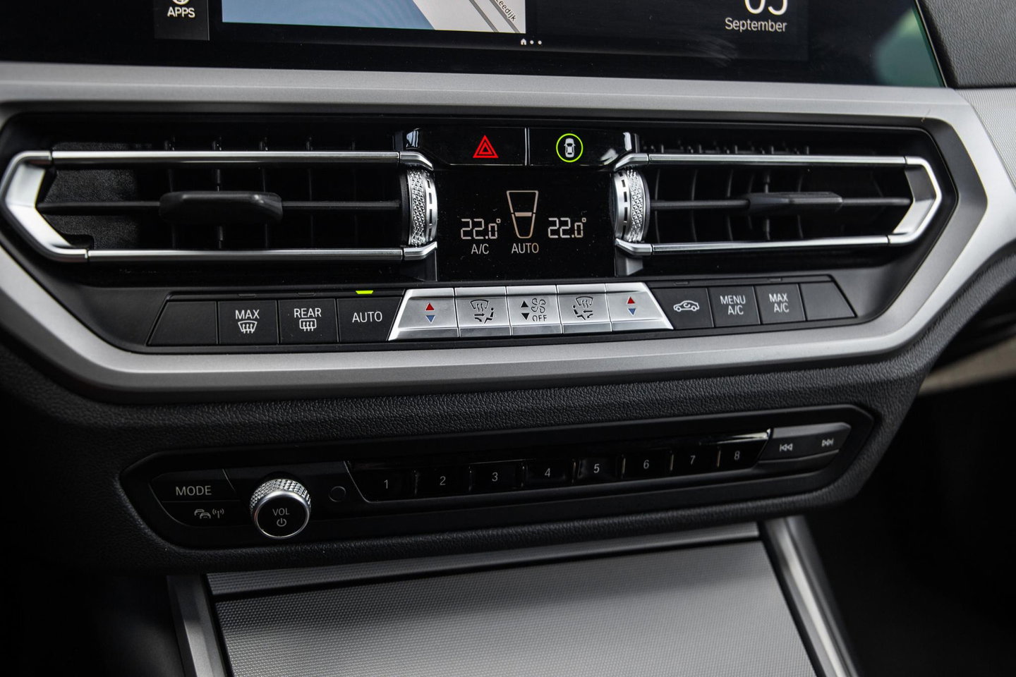 BMW 3 Serie Touring 330e High Executive LED / DEALER ONDERHOUDEN / CAMERA / CARPLAY / PHEV