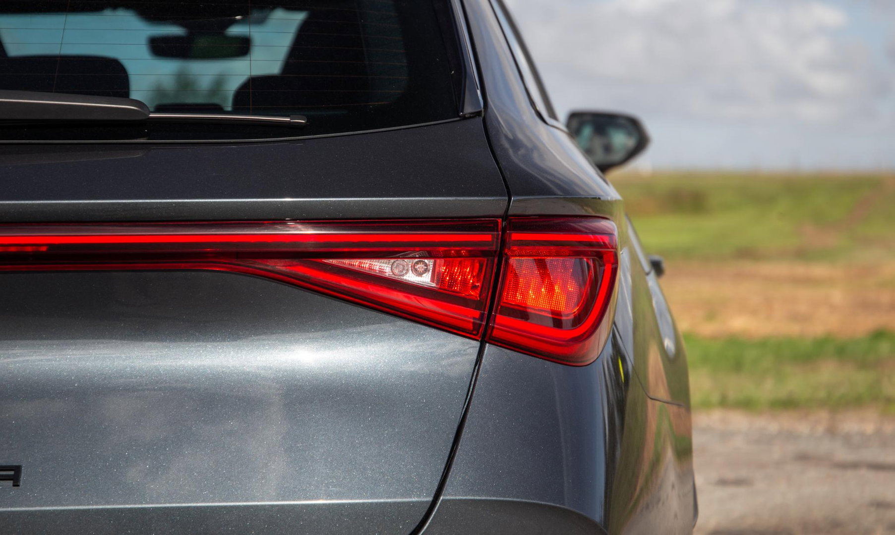 CUPRA Leon 1.4i Plug-In Hybrid SPORTSTOURER / CARPLAY / CAMERA / KUIP STOELEN / PERFECT ONDERHOUDEN