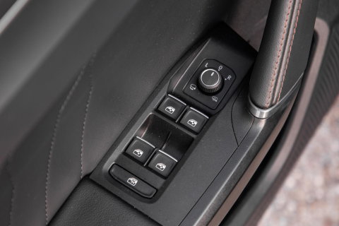 CUPRA Leon 1.4i Plug-In Hybrid SPORTSTOURER / CARPLAY / CAMERA / KUIP STOELEN / PERFECT ONDERHOUDEN