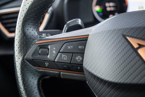 CUPRA Leon 1.4i Plug-In Hybrid SPORTSTOURER / CARPLAY / CAMERA / KUIP STOELEN / PERFECT ONDERHOUDEN