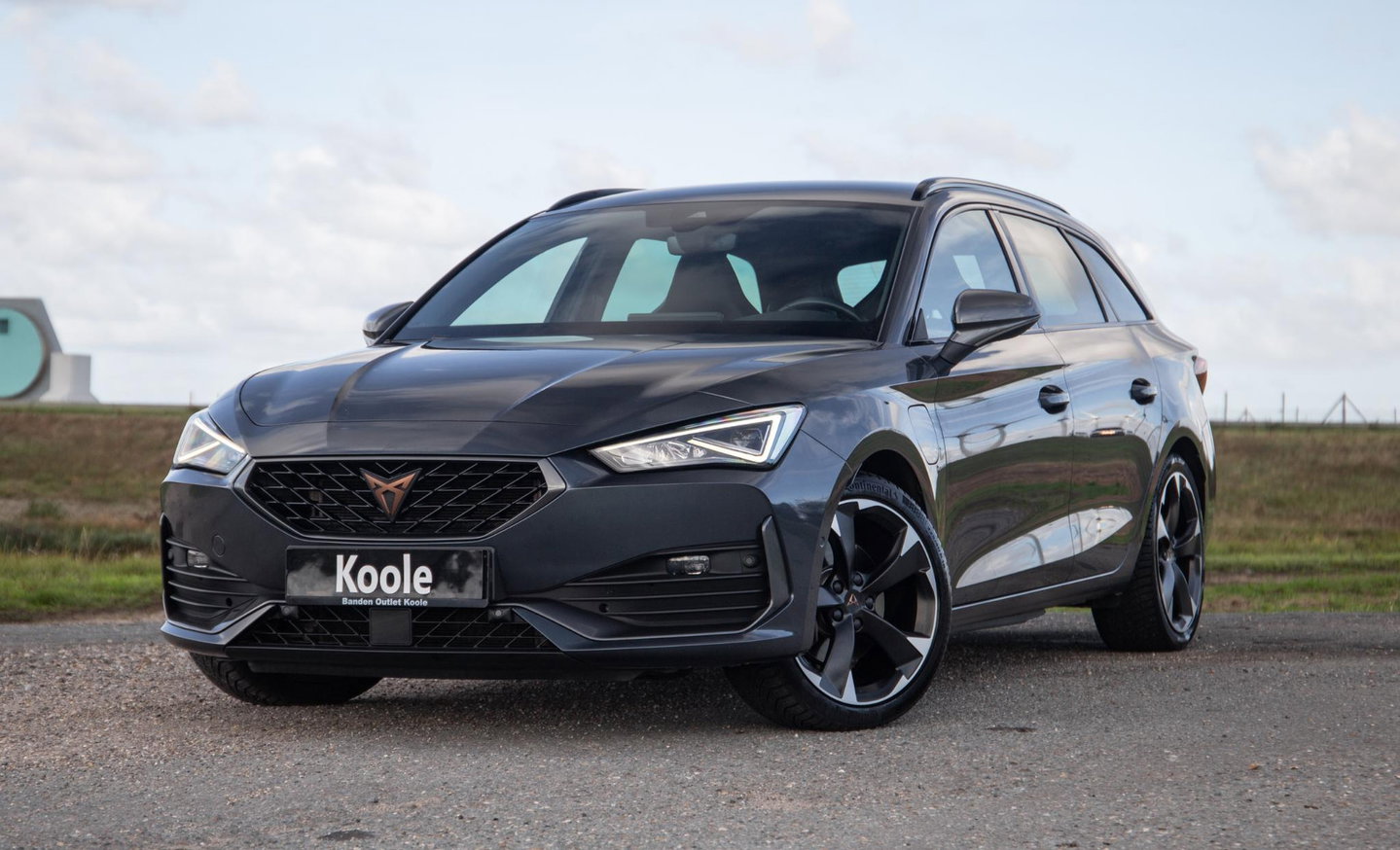 CUPRA Leon 1.4i Plug-In Hybrid SPORTSTOURER / CARPLAY / CAMERA / KUIP STOELEN / PERFECT ONDERHOUDEN