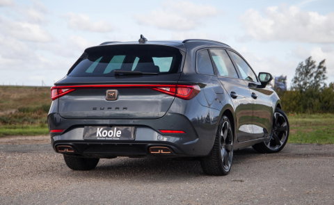 CUPRA Leon 1.4i Plug-In Hybrid SPORTSTOURER / CARPLAY / CAMERA / KUIP STOELEN / PERFECT ONDERHOUDEN