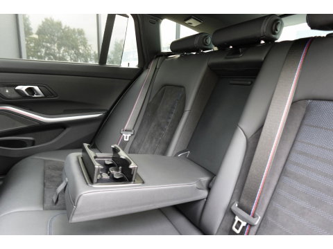 BMW 3 Serie Touring 330e xDrive M SPORT PANO 360 CAM VOL