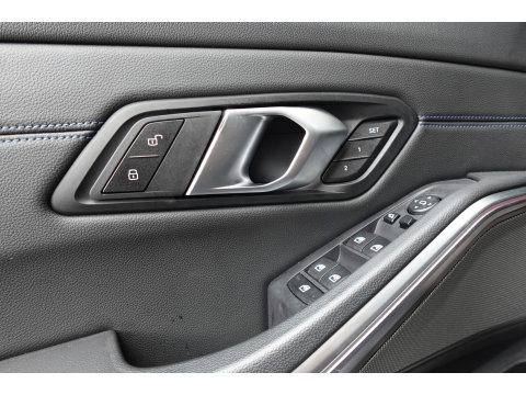 BMW 3 Serie Touring 330e xDrive M SPORT PANO 360 CAM VOL