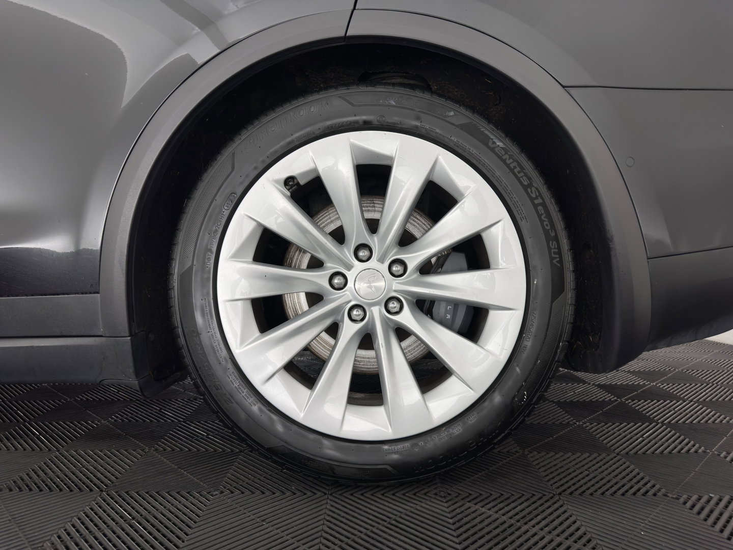 Tesla Model X 75D Base ( 7-Pers. ) [3-Fase-17kW] {SoH-84%} (INCL-BTW) Aut. *PANO | LEATHER | NAVI-FULLMAP | FULL-LED | AIRSUSPENSION | DIGI-COCKPIT | CCS-FASTLOADER | KEYLESS | DAB+ | HEATED-SPORTSEATS | PRIVACY-GLASS | AUTOPILOT |  20"A