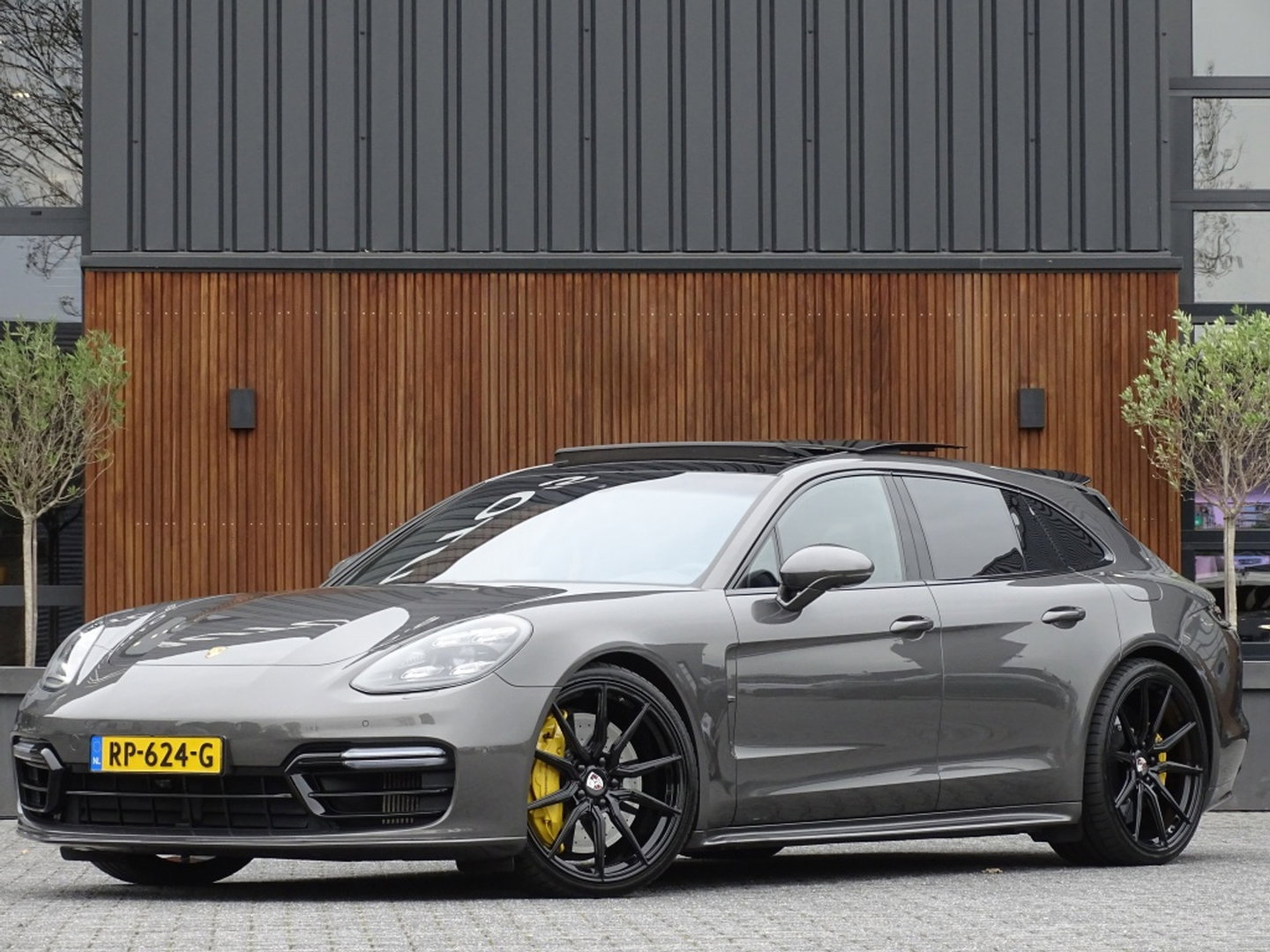 Porsche Panamera Sport Turismo 4.0 Turbo S E-Hybrid 680PK / Ceramic / Sports Chrono / Sport Design