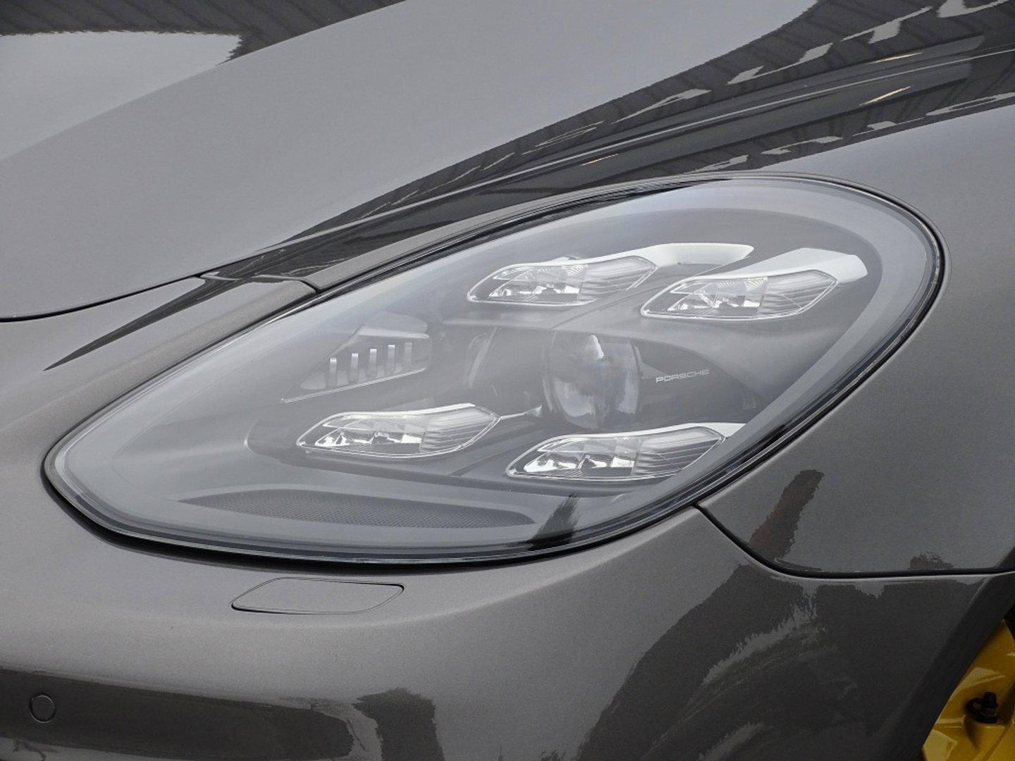 Porsche Panamera Sport Turismo 4.0 Turbo S E-Hybrid 680PK / Ceramic / Sports Chrono / Sport Design