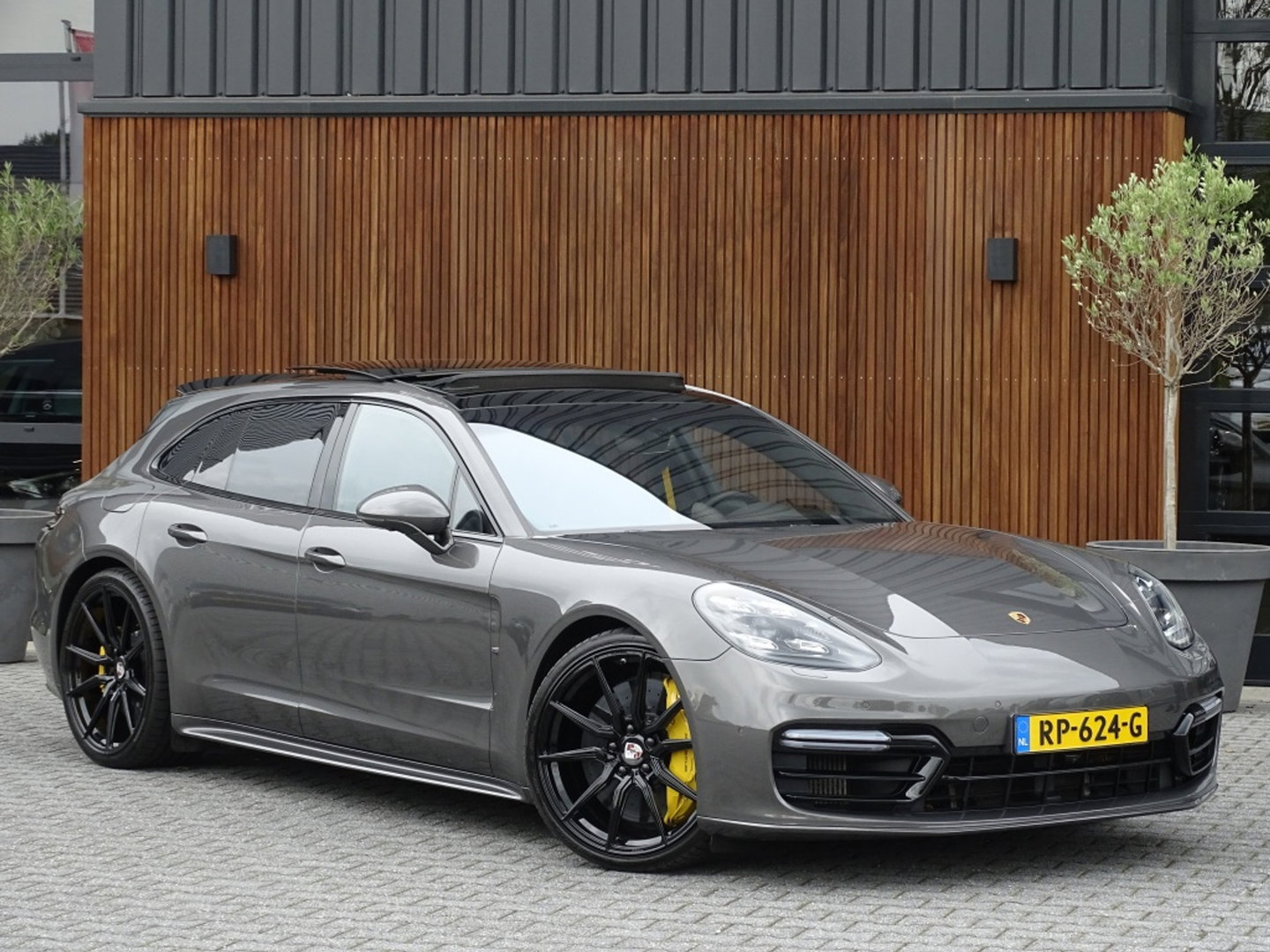 Porsche Panamera Sport Turismo 4.0 Turbo S E-Hybrid 680PK / Ceramic / Sports Chrono / Sport Design