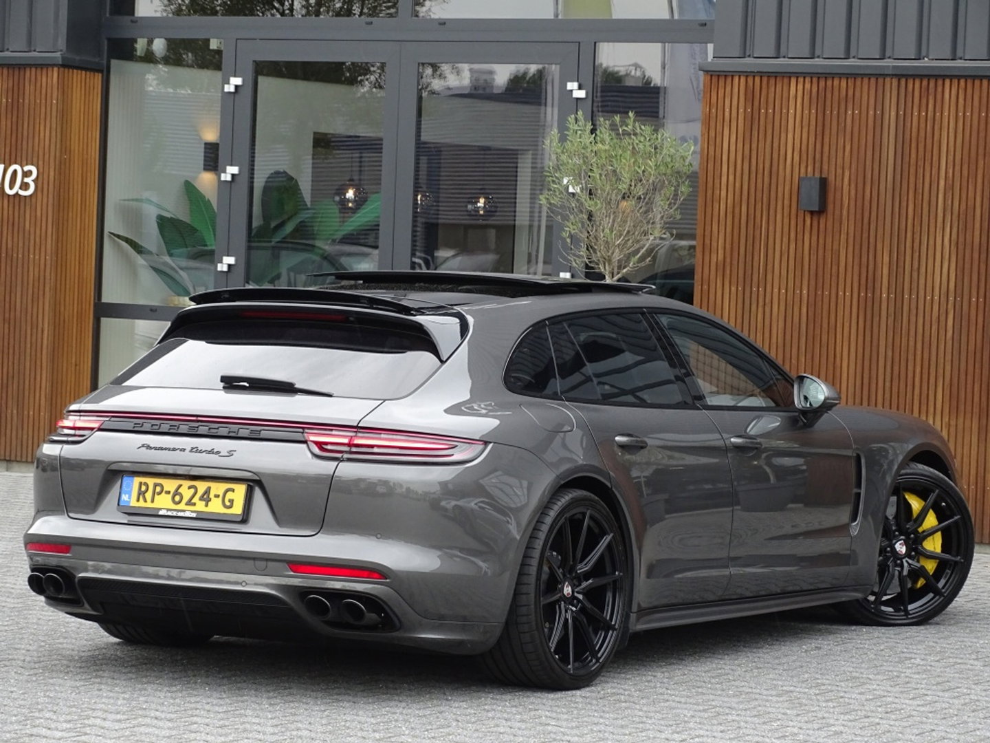 Porsche Panamera Sport Turismo 4.0 Turbo S E-Hybrid 680PK / Ceramic / Sports Chrono / Sport Design