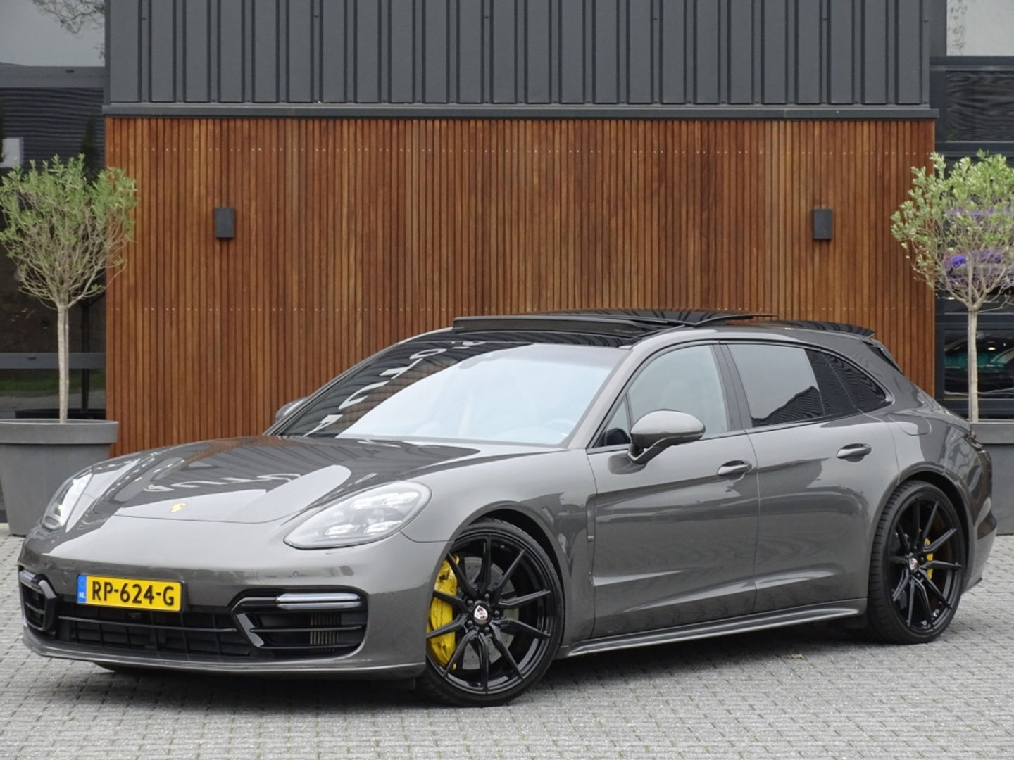 Porsche Panamera Sport Turismo 4.0 Turbo S E-Hybrid 680PK / Ceramic / Sports Chrono / Sport Design
