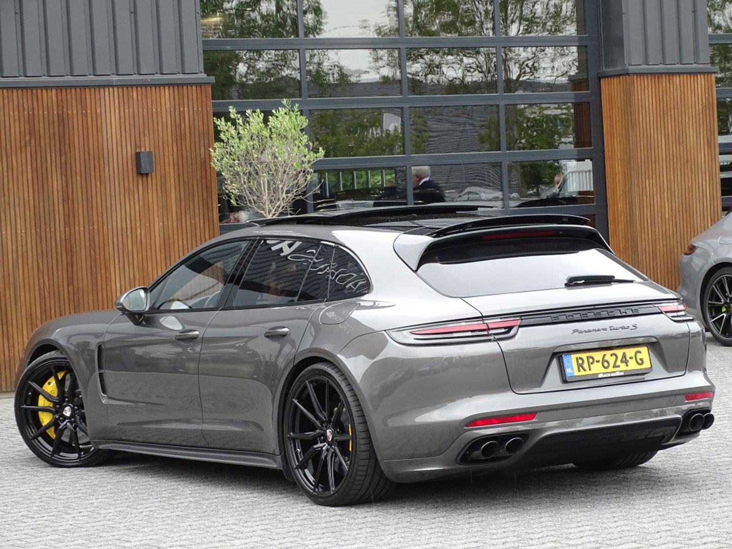 Porsche Panamera Sport Turismo 4.0 Turbo S E-Hybrid 680PK / Ceramic / Sports Chrono / Sport Design