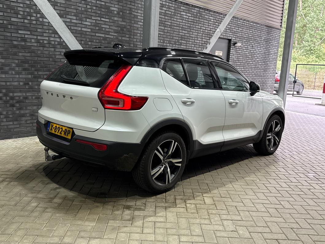 Volvo XC40 T5 Recharge R-Design | Trekhaak | Camera | Memory | Keyless | Full LED | Navigatie | 19 Inch