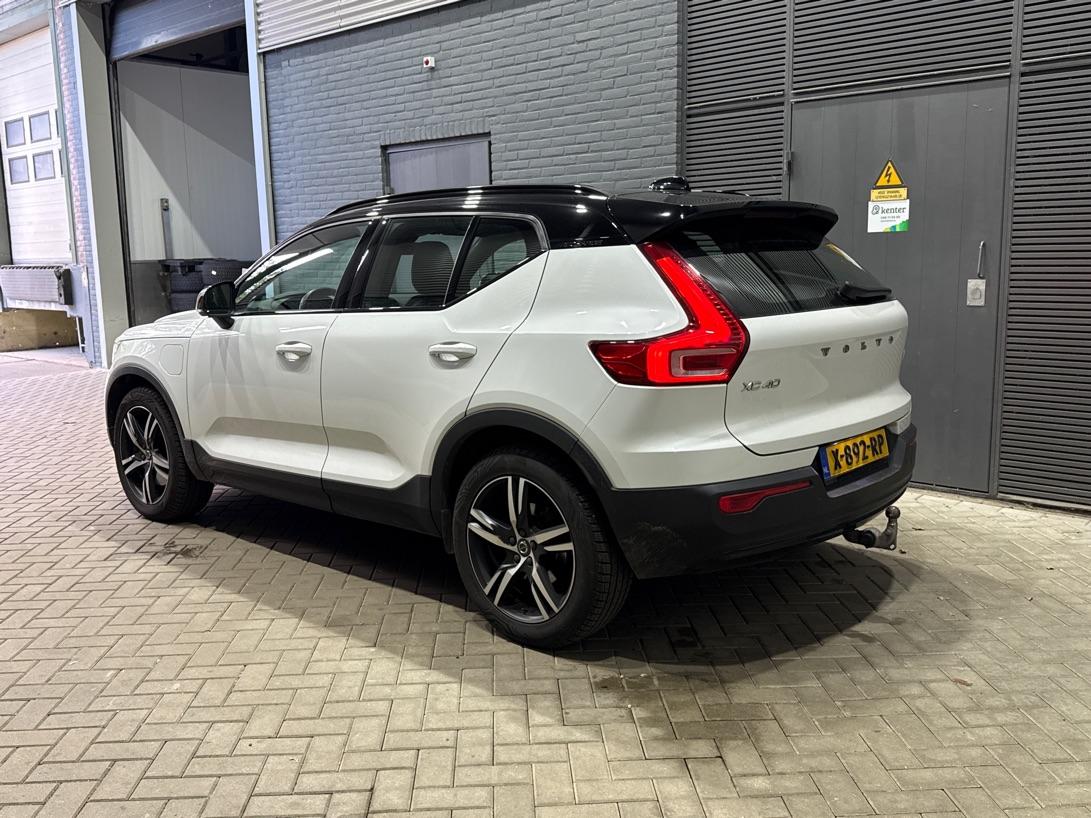 Volvo XC40 T5 Recharge R-Design | Trekhaak | Camera | Memory | Keyless | Full LED | Navigatie | 19 Inch