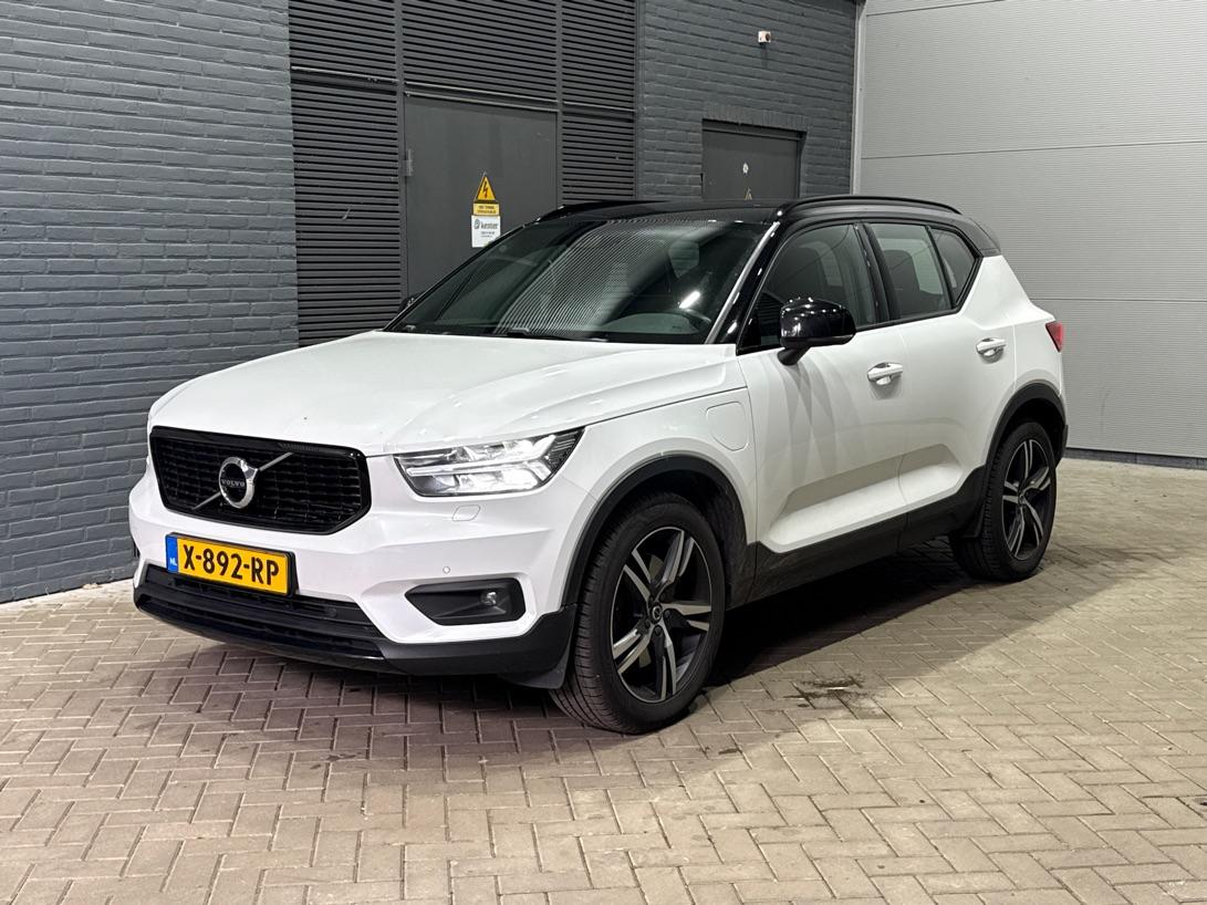 Volvo XC40 T5 Recharge R-Design | Trekhaak | Camera | Memory | Keyless | Full LED | Navigatie | 19 Inch