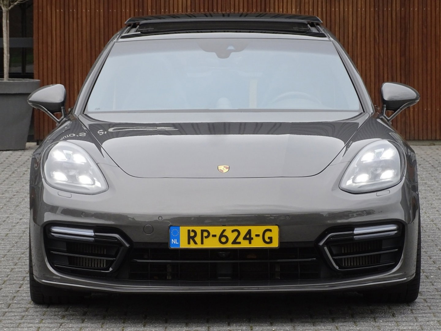 Porsche Panamera Sport Turismo 4.0 Turbo S E-Hybrid 680PK / Ceramic / Sports Chrono / Sport Design