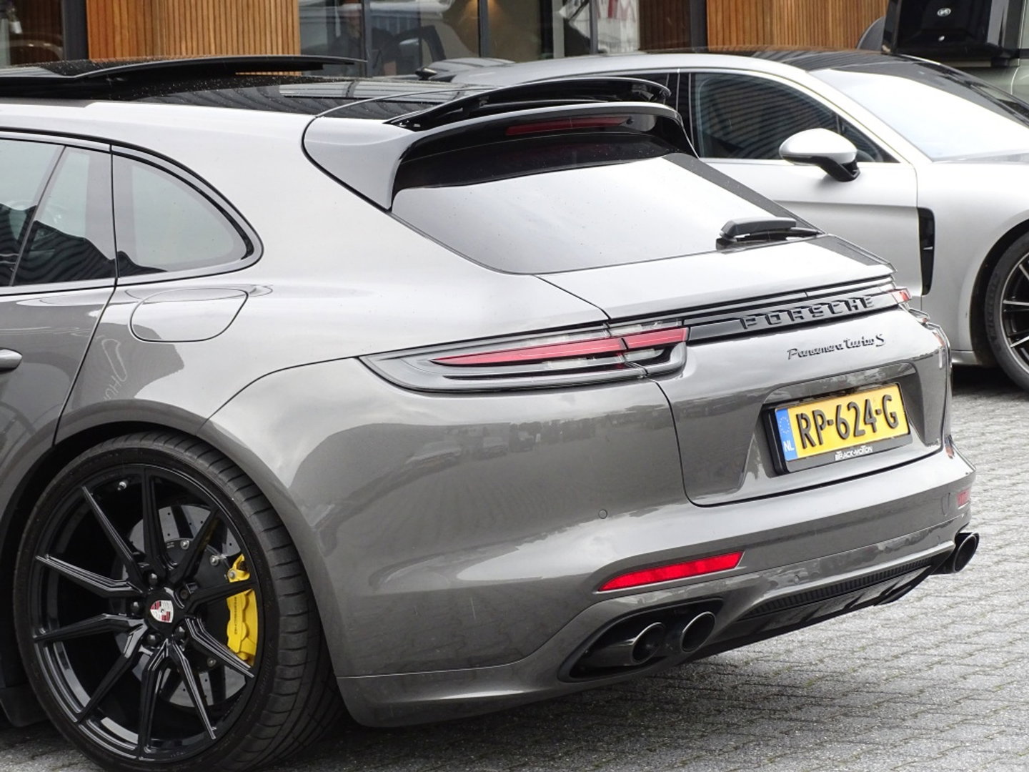 Porsche Panamera Sport Turismo 4.0 Turbo S E-Hybrid 680PK / Ceramic / Sports Chrono / Sport Design