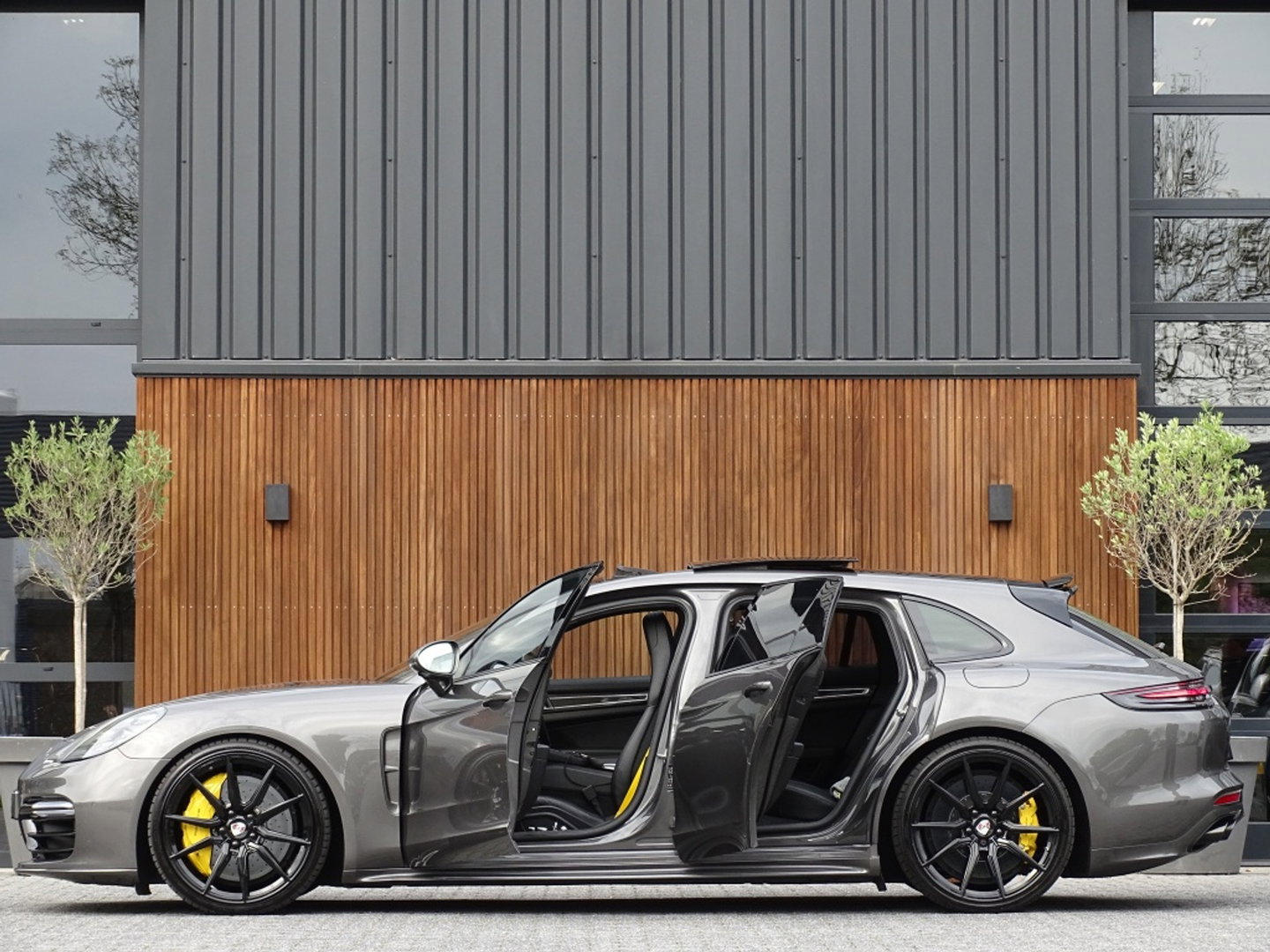 Porsche Panamera Sport Turismo 4.0 Turbo S E-Hybrid 680PK / Ceramic / Sports Chrono / Sport Design