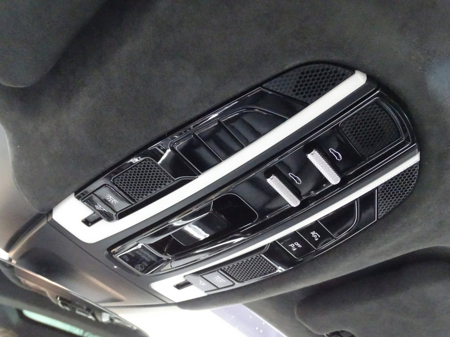 Porsche Panamera Sport Turismo 4.0 Turbo S E-Hybrid 680PK / Ceramic / Sports Chrono / Sport Design
