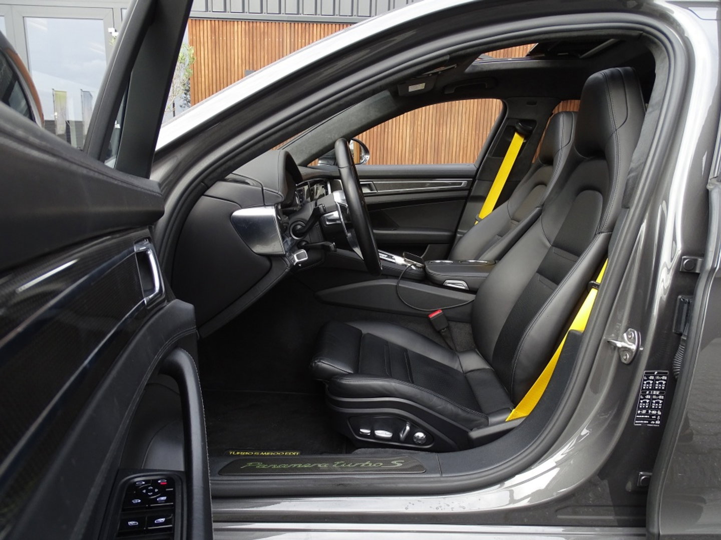 Porsche Panamera Sport Turismo 4.0 Turbo S E-Hybrid 680PK / Ceramic / Sports Chrono / Sport Design