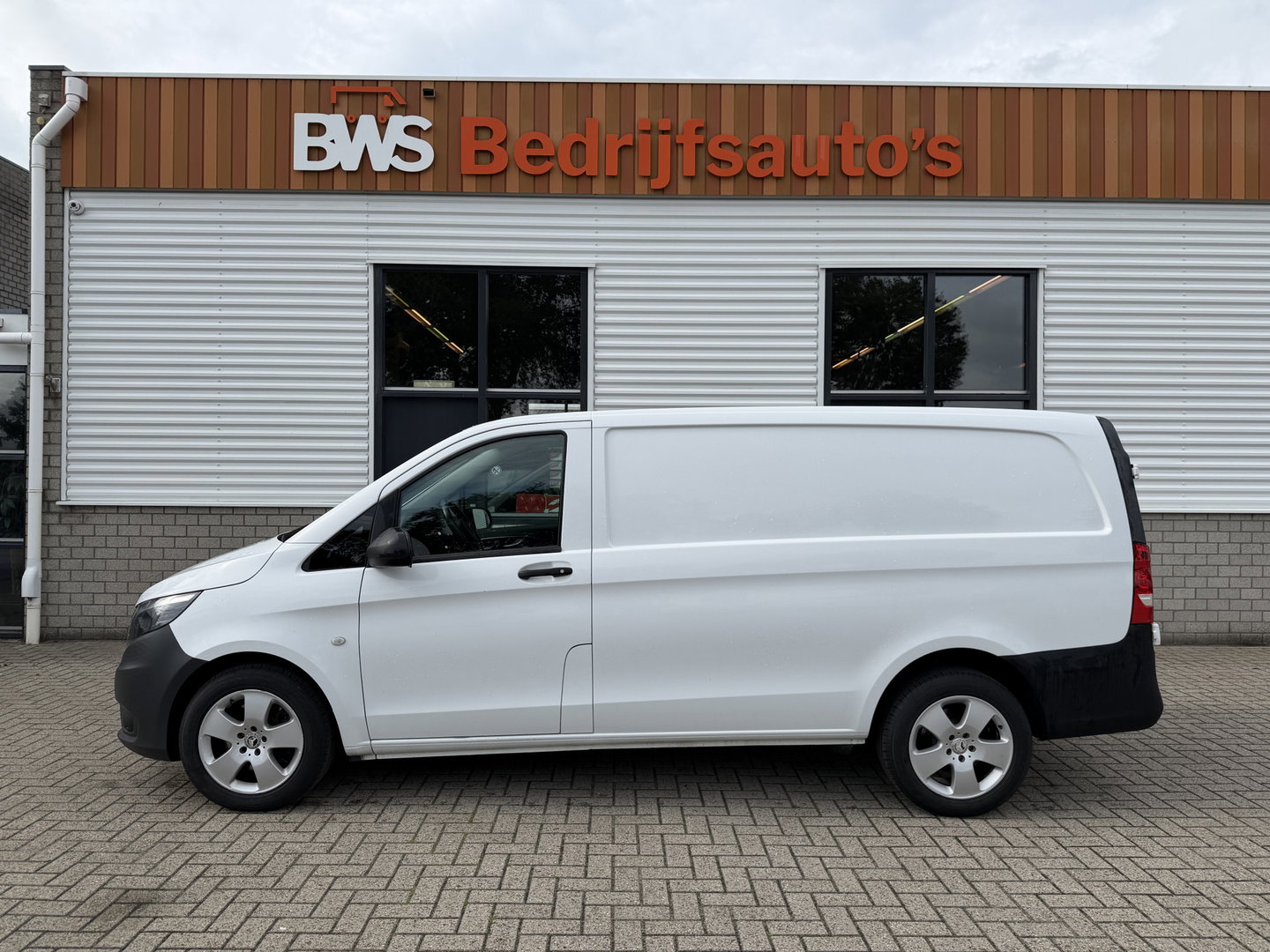 Mercedes-Benz Vito 119 CDI 190pk automaat Lang L2H1 / vaste prijs rijklaar € 19.650 ex btw / euro 6 / bpm vrij / leer / lease vanaf € 331 / airco / cruise / navigatie / trekhaak 2500 kg !