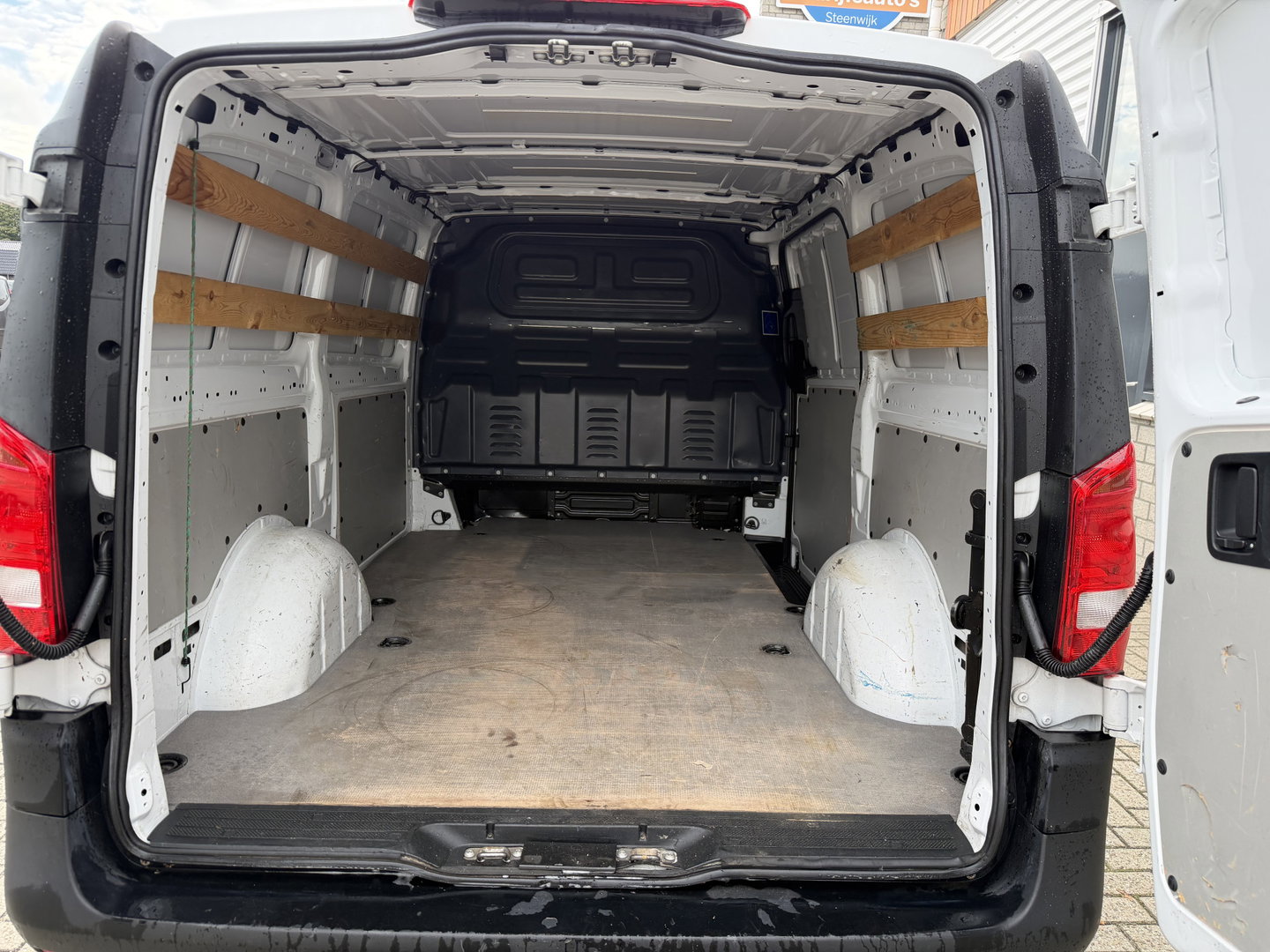 Mercedes-Benz Vito 119 CDI 190pk automaat Lang L2H1 / vaste prijs rijklaar € 19.650 ex btw / euro 6 / bpm vrij / leer / lease vanaf € 331 / airco / cruise / navigatie / trekhaak 2500 kg !
