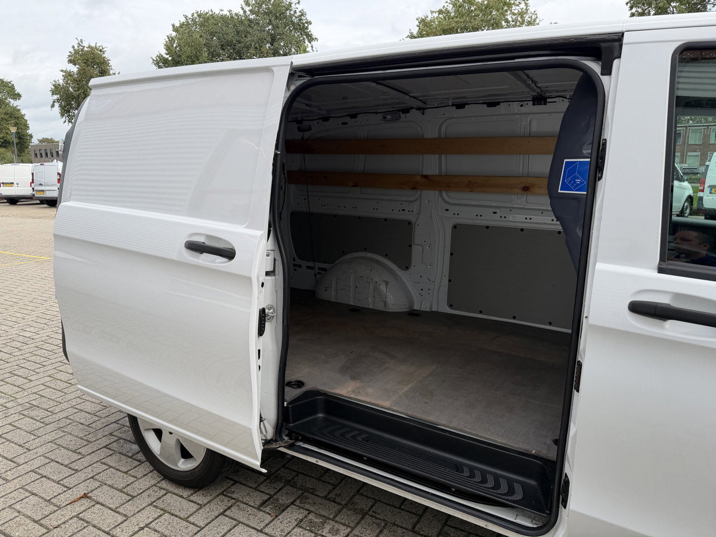 Mercedes-Benz Vito 119 CDI 190pk automaat Lang L2H1 / vaste prijs rijklaar € 19.650 ex btw / euro 6 / bpm vrij / leer / lease vanaf € 331 / airco / cruise / navigatie / trekhaak 2500 kg !