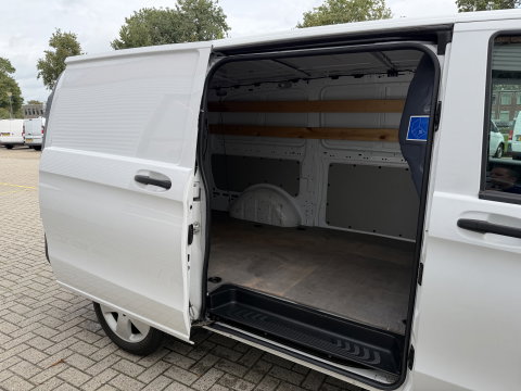 Mercedes-Benz Vito 119 CDI 190pk automaat Lang L2H1 / vaste prijs rijklaar € 19.650 ex btw / euro 6 / bpm vrij / leer / lease vanaf € 331 / airco / cruise / navigatie / trekhaak 2500 kg !