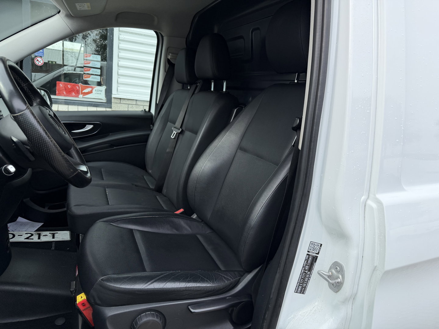 Mercedes-Benz Vito 119 CDI 190pk automaat Lang L2H1 / vaste prijs rijklaar € 19.650 ex btw / euro 6 / bpm vrij / leer / lease vanaf € 331 / airco / cruise / navigatie / trekhaak 2500 kg !