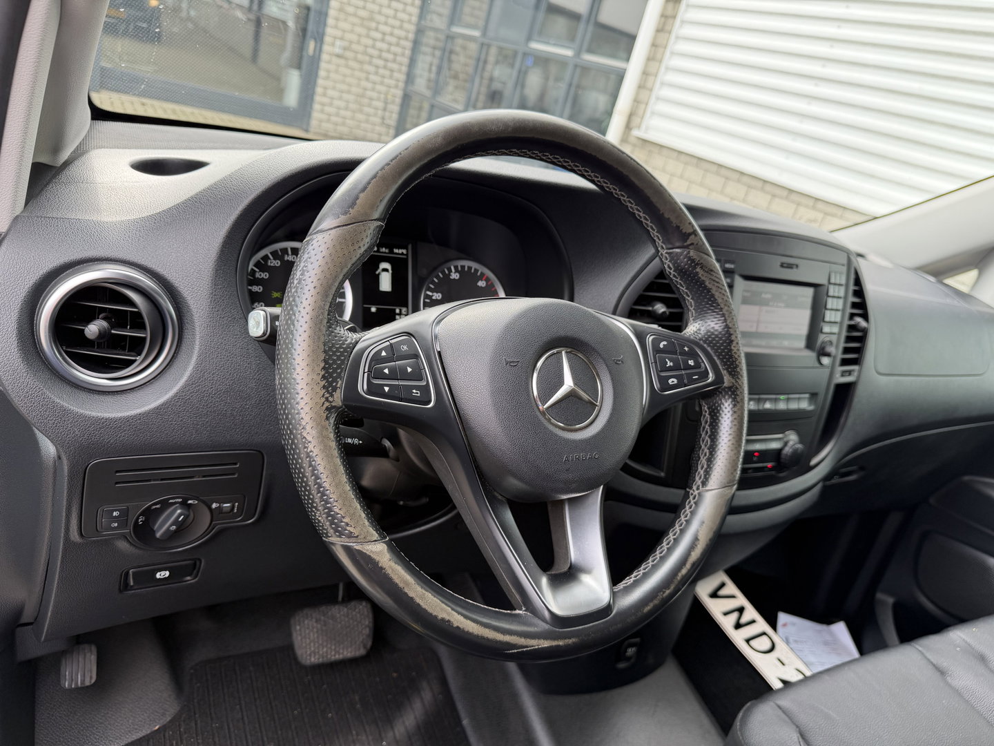 Mercedes-Benz Vito 119 CDI 190pk automaat Lang L2H1 / vaste prijs rijklaar € 19.650 ex btw / euro 6 / bpm vrij / leer / lease vanaf € 331 / airco / cruise / navigatie / trekhaak 2500 kg !