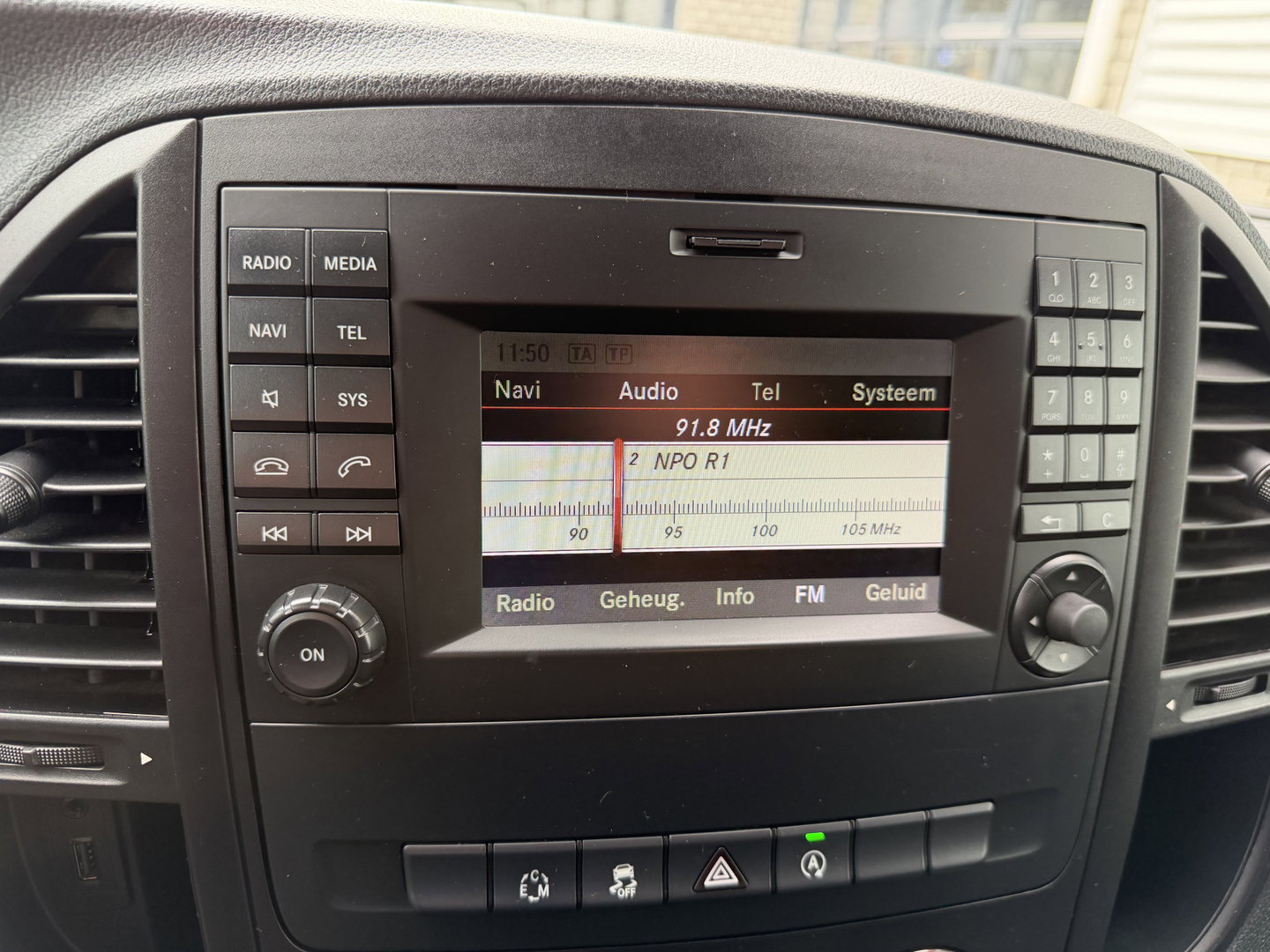 Mercedes-Benz Vito 119 CDI 190pk automaat Lang L2H1 / vaste prijs rijklaar € 19.650 ex btw / euro 6 / bpm vrij / leer / lease vanaf € 331 / airco / cruise / navigatie / trekhaak 2500 kg !